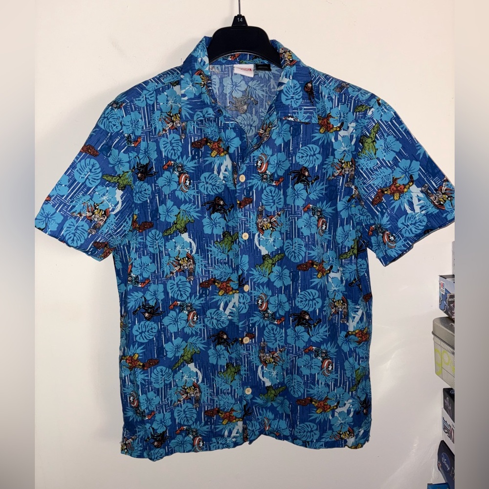 Marvel size M button down shirt